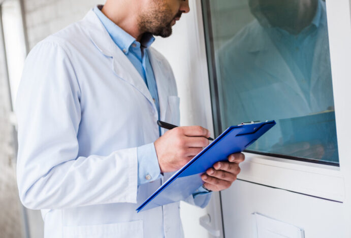 médicos-veterinários