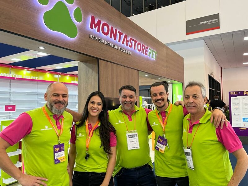 A Monta Store Pet tem tradicao em layout e montagem de lojas Fabio Souza Mayla Campana Andre Zenlenoi Victor Caires e Carlos Paraboa
