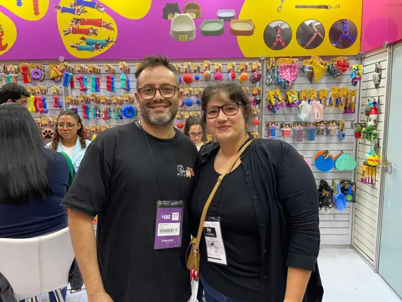 Marcio Bianchi e Vanessa Chamelet, representantes da Bom Amigo Pet PET SOUTH