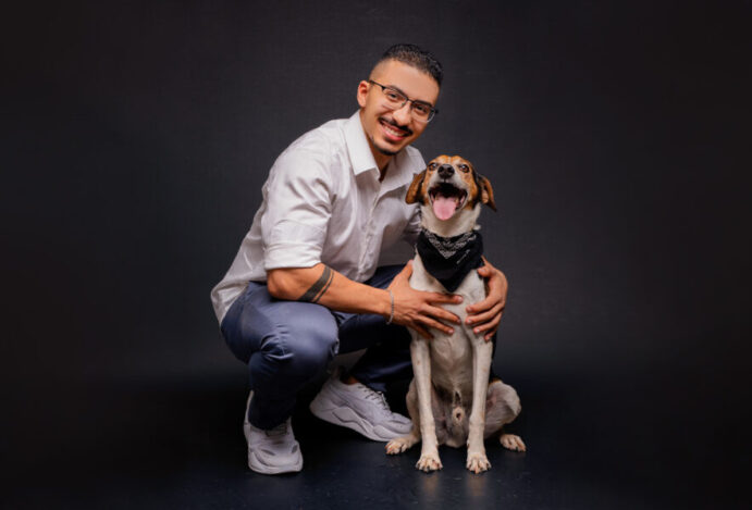ADESTRADOR DE CÃES