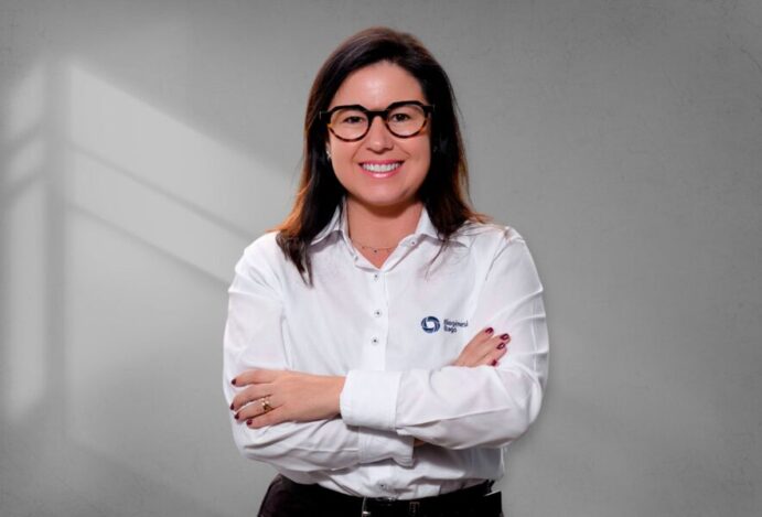 Carolina Galli, médica veterinária e diretora corporativa de marketing e técnico pets da Biogénesis Bagó