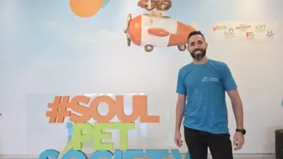 Pet Society, Lucas Simões