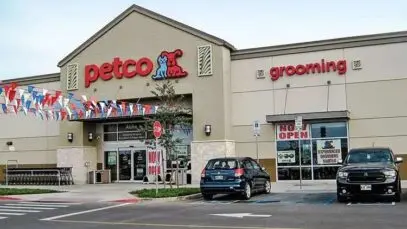 Petco reforça transformação do pet shop em plataforma de cuidados